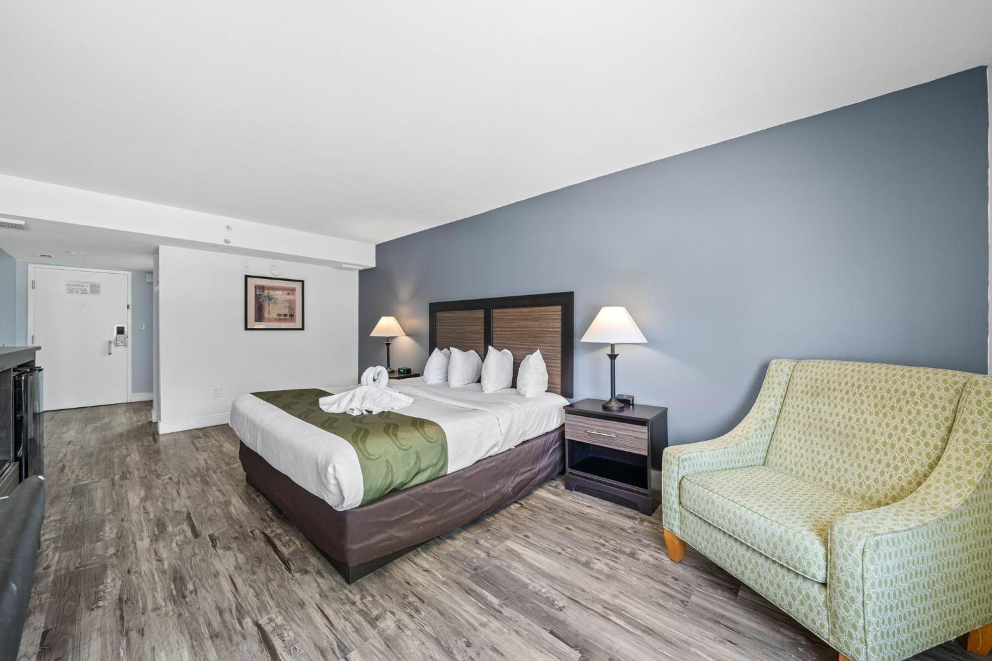 Quality Inn & Suites Near Fairgrounds & Ybor City Tampa Buitenkant foto